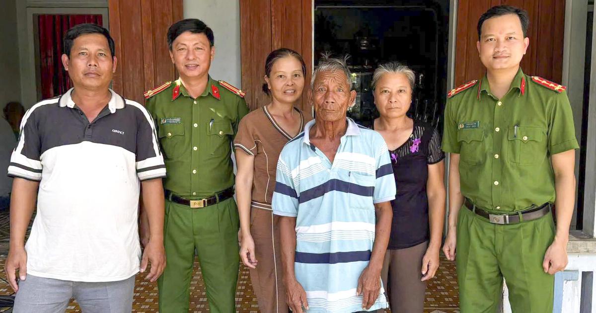 Công an phường ở Quảng Ngãi giúp một gia đình đoàn tụ sau 35 năm thất lạc