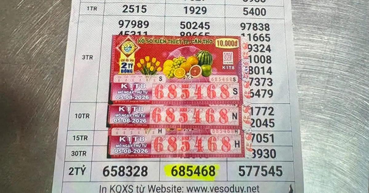 Người đàn ông trúng độc đắc 3 vé xổ số miền Nam, nhận 1,6 tỉ tiền mặt