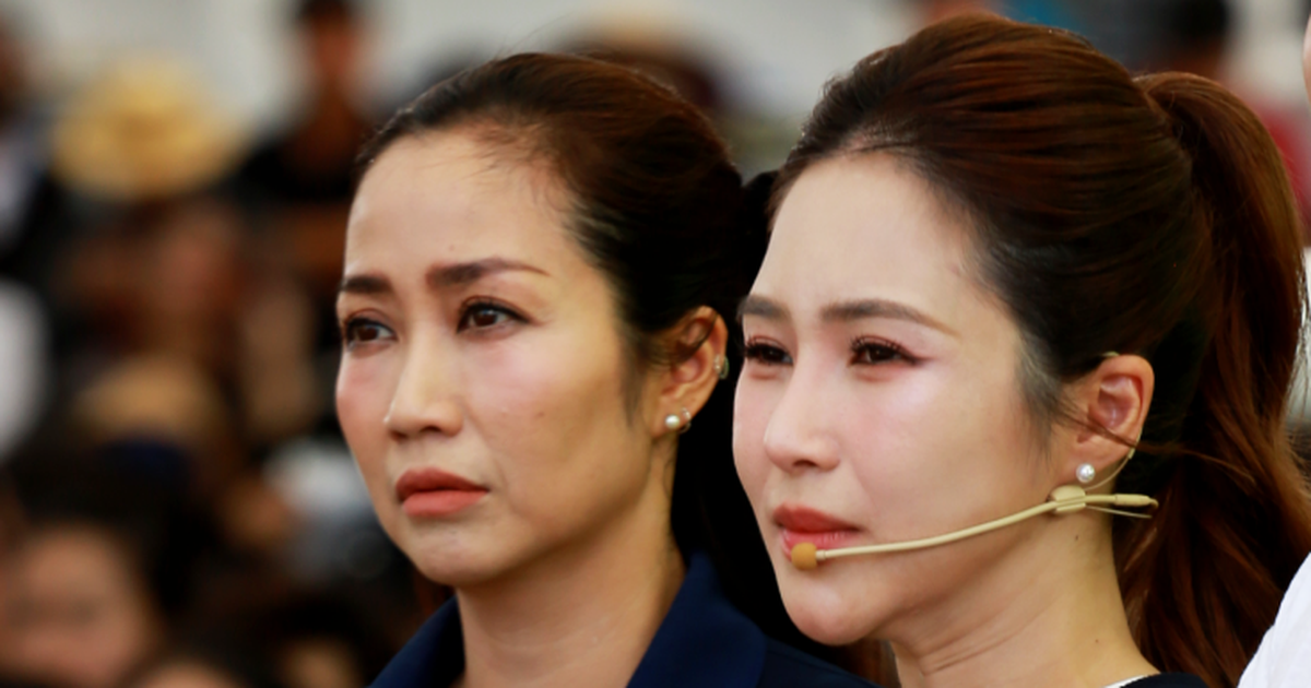 Ca sĩ Hương Tràm khóc nghẹn trên truyền hình
