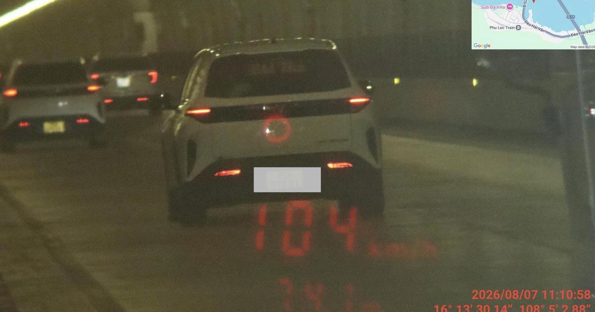 CSGT xử lý nhiều xe quá tốc độ ở hầm Hải Vân, xe khách chạy 105 km/giờ