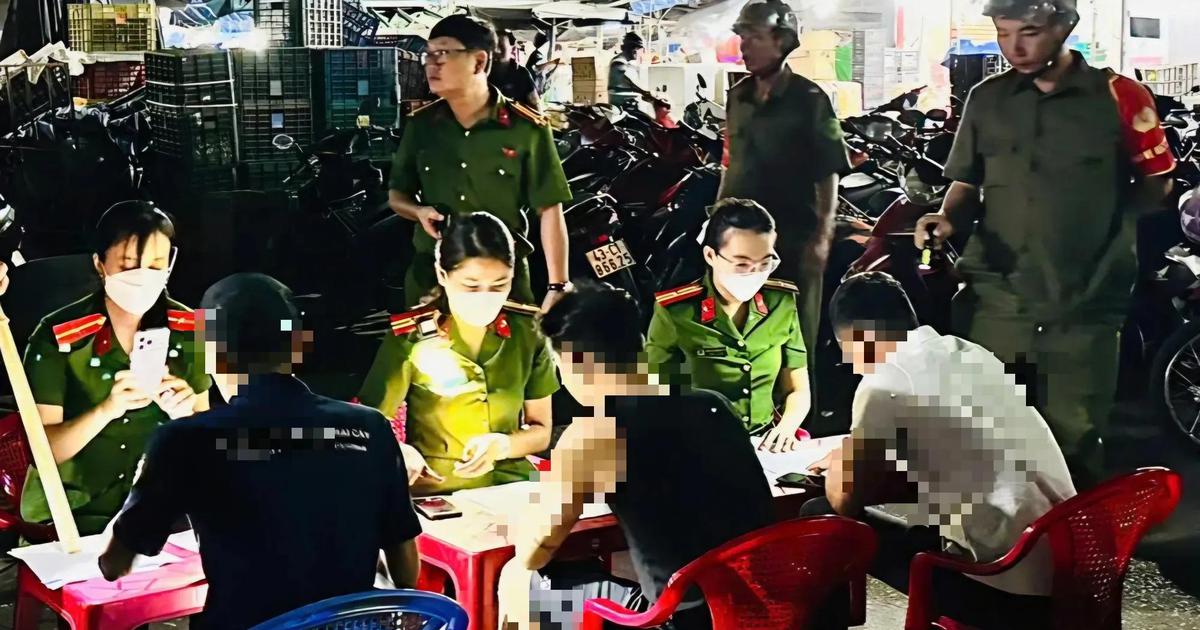 Huy động 120 cảnh sát test ma túy tại chợ đầu mối lớn nhất miền Trung