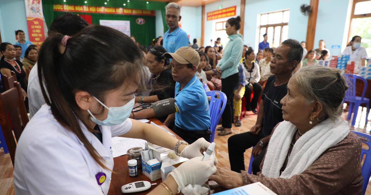 Người đồng bào Cơ Tu được khám bệnh miễn phí: 'Chúng tôi mừng và yên tâm lắm!'
