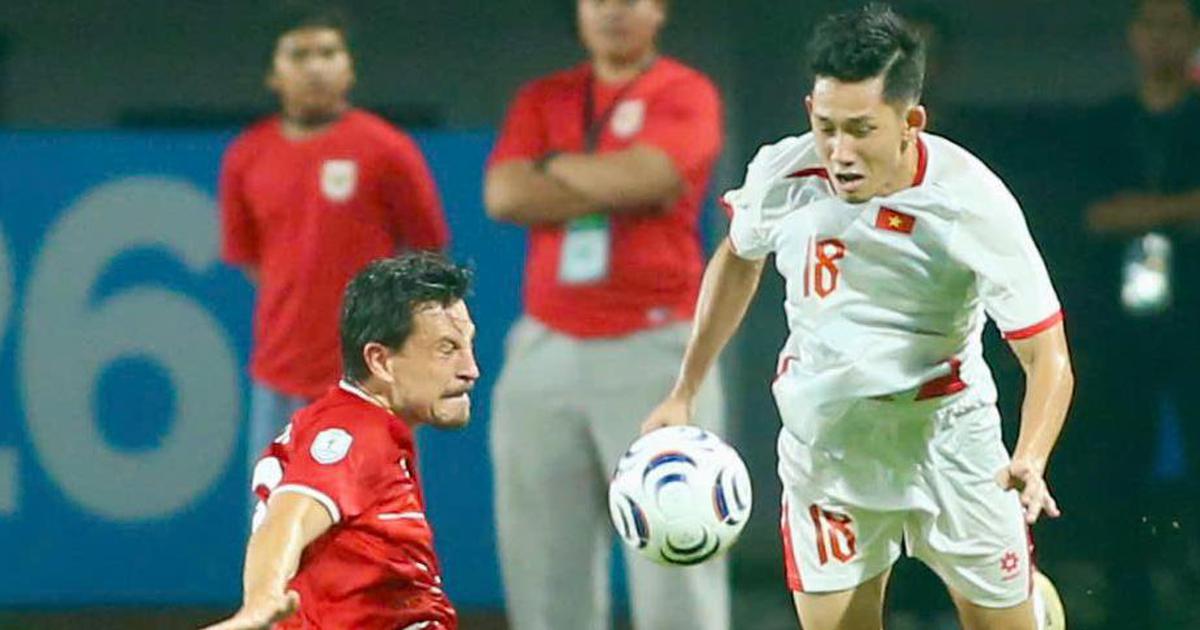 Sao nhập tịch Hà Lan phản ứng CĐV Indonesia, HLV Herdman chịu trận
