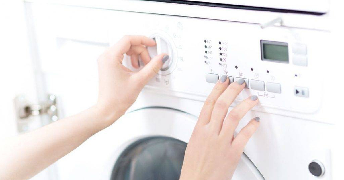 Giặt sạch s&acirc;u, tiết kiệm nước: 3 ti&ecirc;u ch&iacute; chọn nước giặt cho quần &aacute;o, m&aacute;y giặt