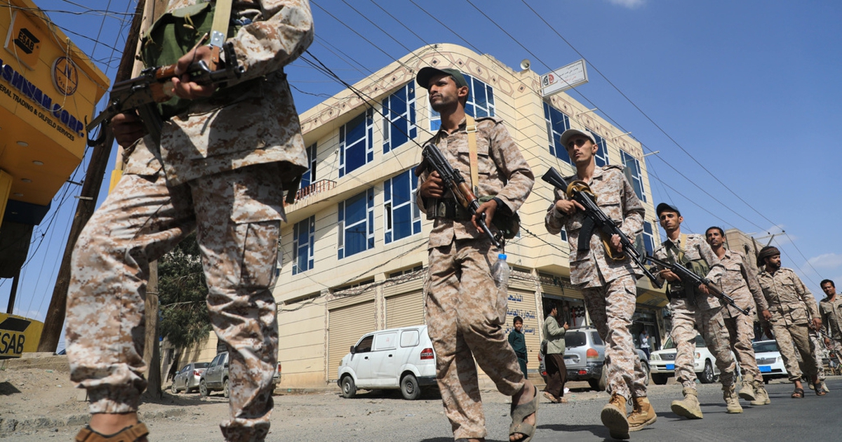 Houthi tiến dọc theo bờ biển Yemen, đe dọa xuất khẩu dầu ở biển Đỏ