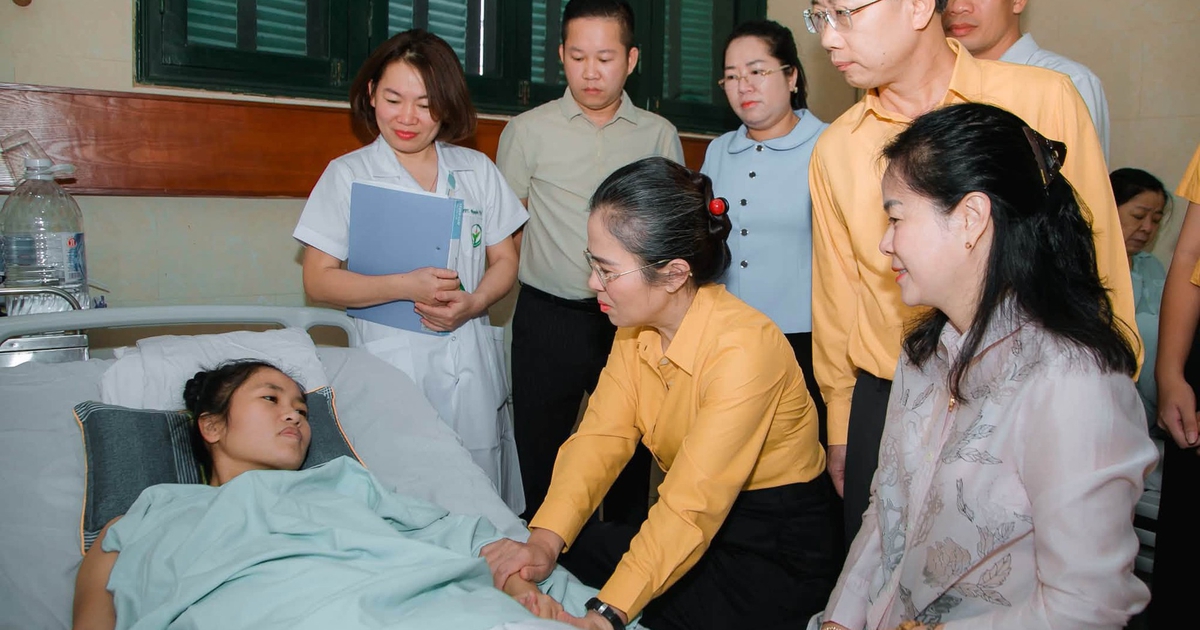 9.000 người g&oacute;p hơn 2 tỉ đồng gi&uacute;p c&ocirc; gi&aacute;o mất một ch&acirc;n khi cứu trẻ