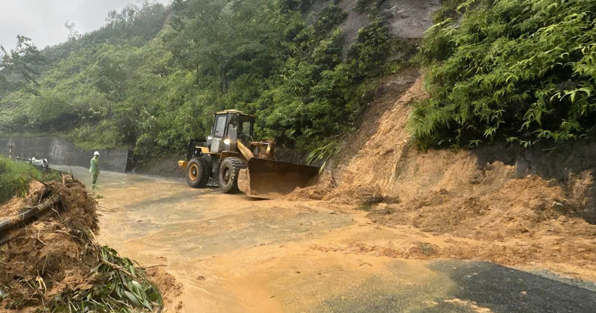Đỉnh Bạch Mã hứng lượng mưa rất lớn, lên tới gần 690 mm