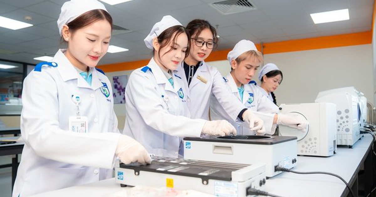 Phụ cấp ưu đ&atilde;i mới thay đổi ra sao với nh&acirc;n vi&ecirc;n y tế?