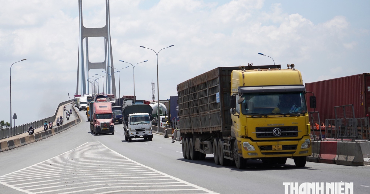 Cầu Phú Mỹ đông xe, CSGT TP.HCM hướng dẫn tài xế đường tránh ùn ứ