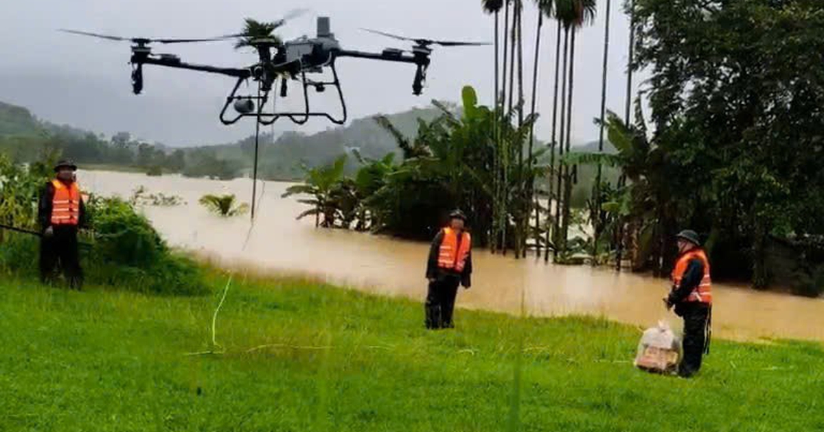 Đà Nẵng đưa ca nô, lập đường bay UAV sẵn sàng ứng cứu vùng ngập sâu