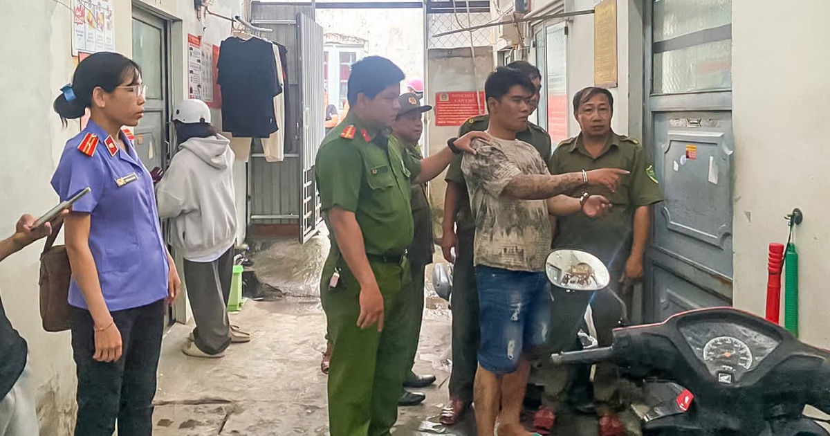Bắt bị can 'ch&ocirc;m' m&aacute;y t&iacute;nh c&oacute; 4 tiền &aacute;n trộm cắp t&agrave;i sản