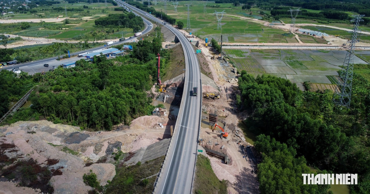Cao tốc Cam Lộ - La Sơn lưu thông trở lại sau thời gian tạm đóng