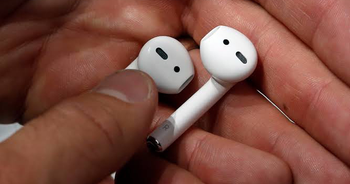 Vì sao một số người thích đeo AirPods ngược?