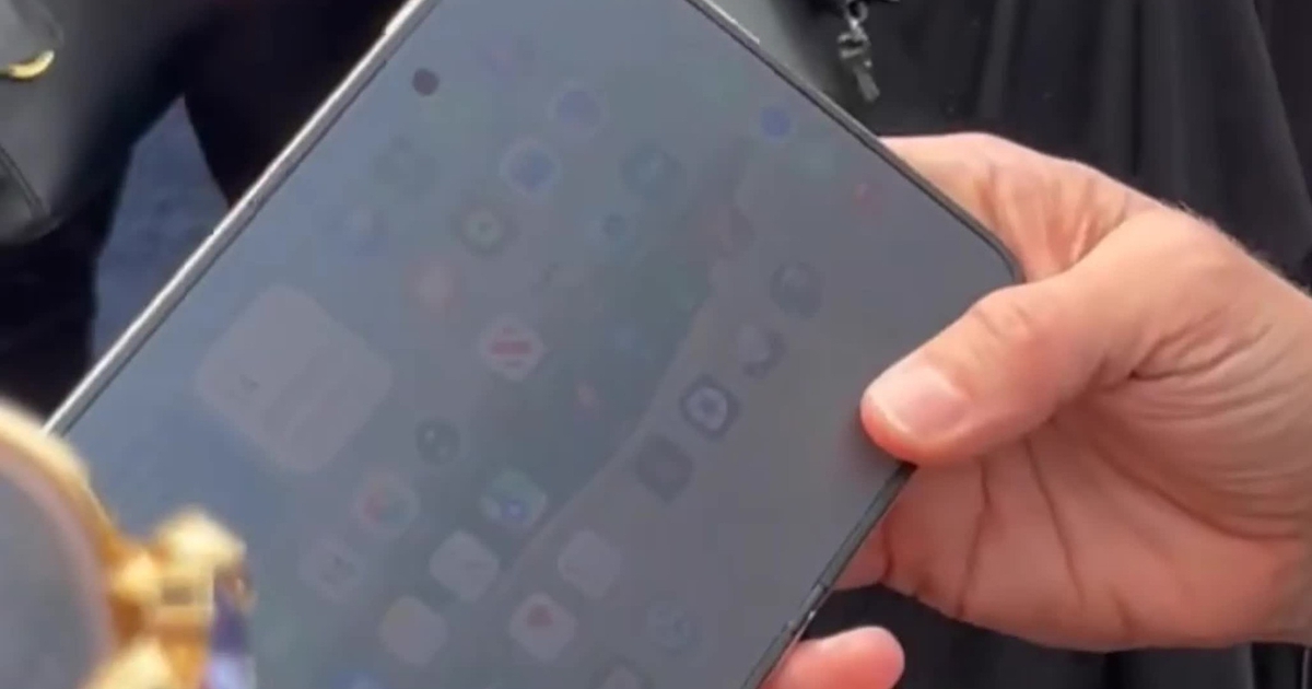 Một đoạn video khiến màn hình iPhone Duo bị đặt dấu hỏi