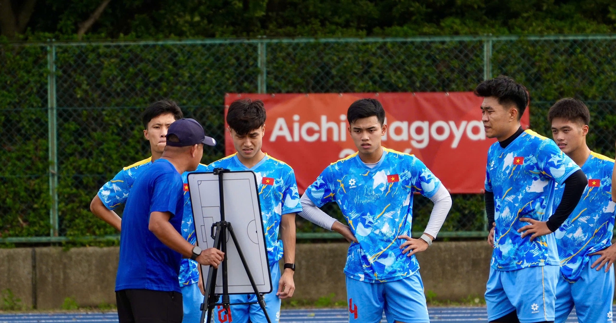 U.23 Việt Nam rèn phương án hóa giải đòn ném biên của U.23 Philippines
