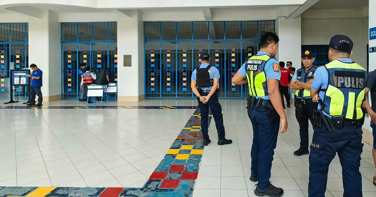 Xả s&uacute;ng tại trường học ở Philippines, 2 học sinh thiệt mạng