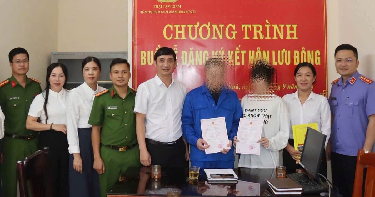 Một bị can được cấp giấy đăng k&yacute; kết h&ocirc;n ngay trong trại tạm giam
