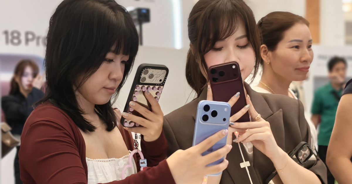 Ngày đầu mở bán iPhone 18 Pro: Người Việt chen chân, chi trăm tỉ lên đời iPhone