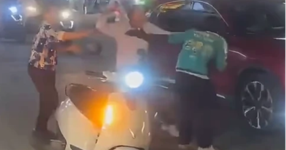 X&aacute;c minh clip t&agrave;i xế xe &ocirc;m c&ocirc;ng nghệ bị đ&aacute;nh t&uacute;i bụi trong đ&ecirc;m