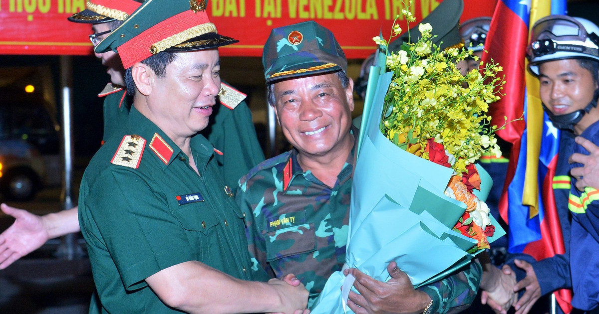 Vị tướng 3 lần dẫn quân đi cứu hộ nước ngoài: "Phần thưởng lớn nhất là những cái ôm’