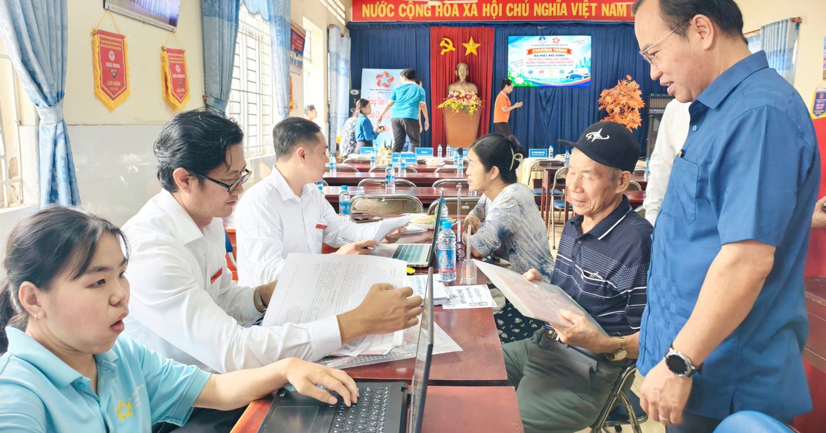Dịch vụ công ở TP.HCM được đưa đến tận khu phố phục vụ người dân