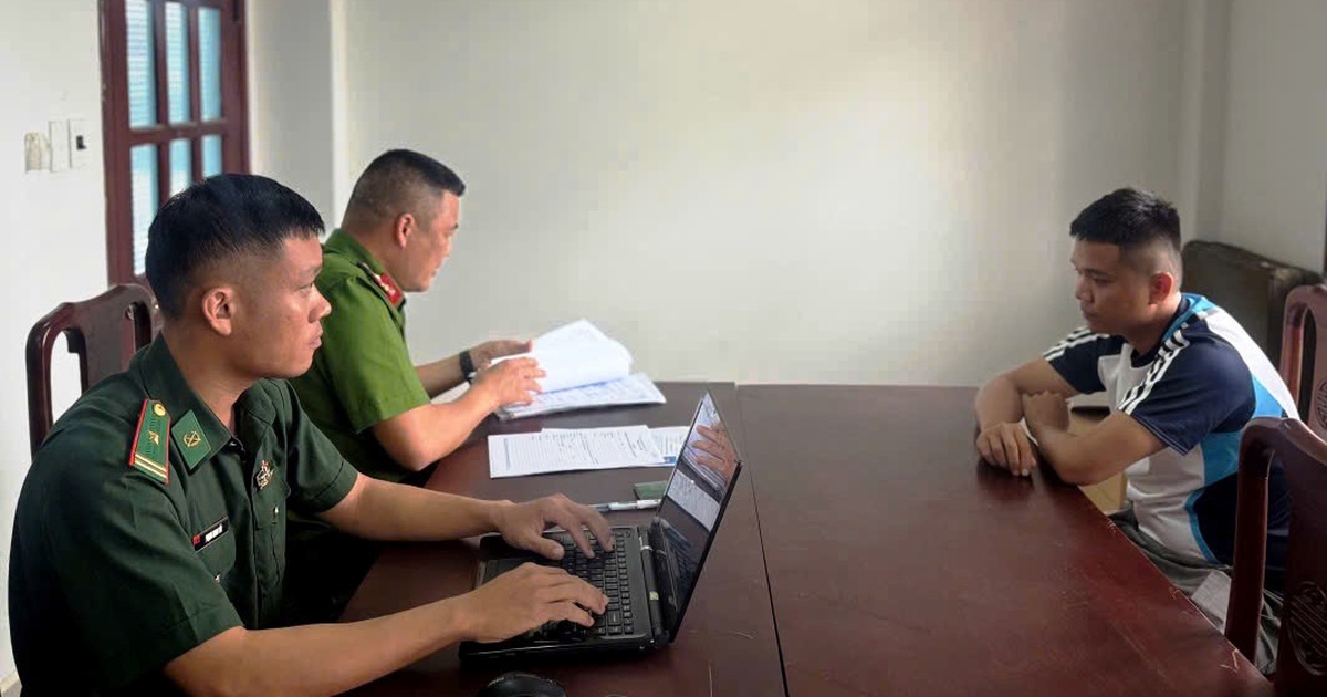 Sau hơn 1 năm trốn sang Lào, đối tượng truy nã đặc biệt ra đầu thú