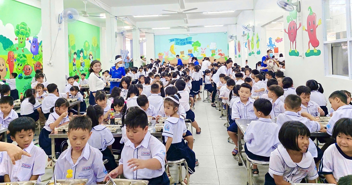 Co.opmart triển khai mô hình Bếp suất ăn học đường chất lượng, dinh dưỡng cho học sinh