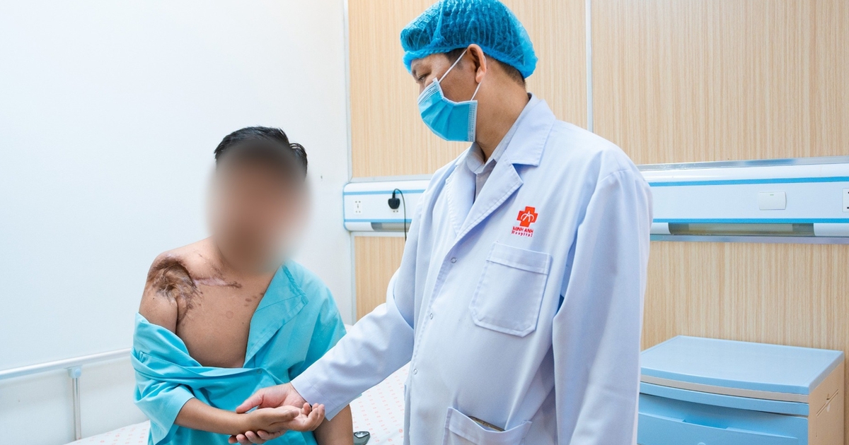 Liệt cánh tay 3 năm, chàng trai 22 tuổi được phục hồi bằng cơ đùi