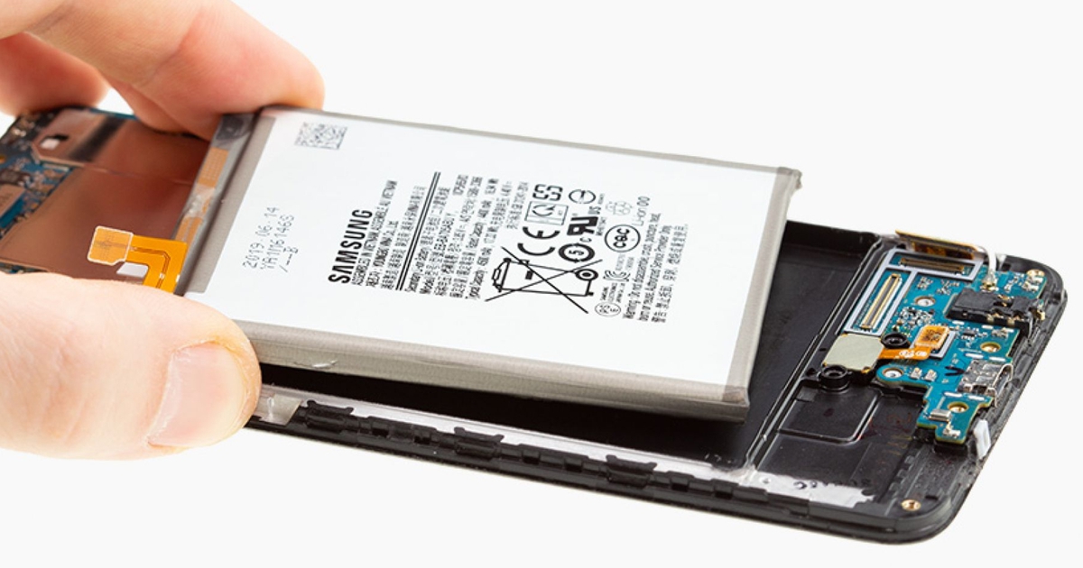 Điện thoại Galaxy sắp có chip bảo mật chặn pin giả và chống cháy nổ