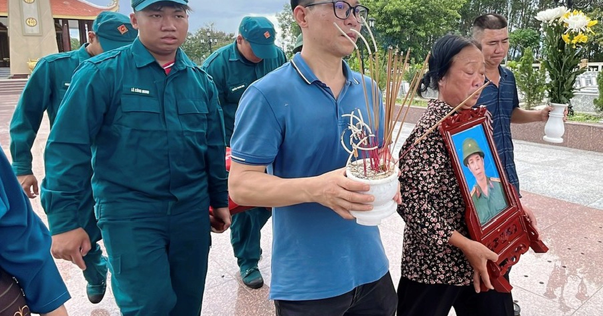Người cha 97 tuổi, người mẹ 95 tuổi "gặp" lại con liệt sĩ sau 53 năm
