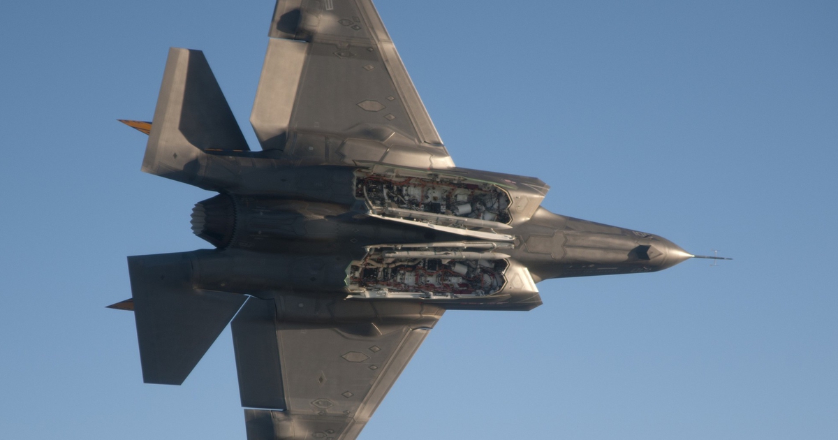 Rộ tin Trung Quốc đang giữ lô linh kiện F-35 của Mỹ