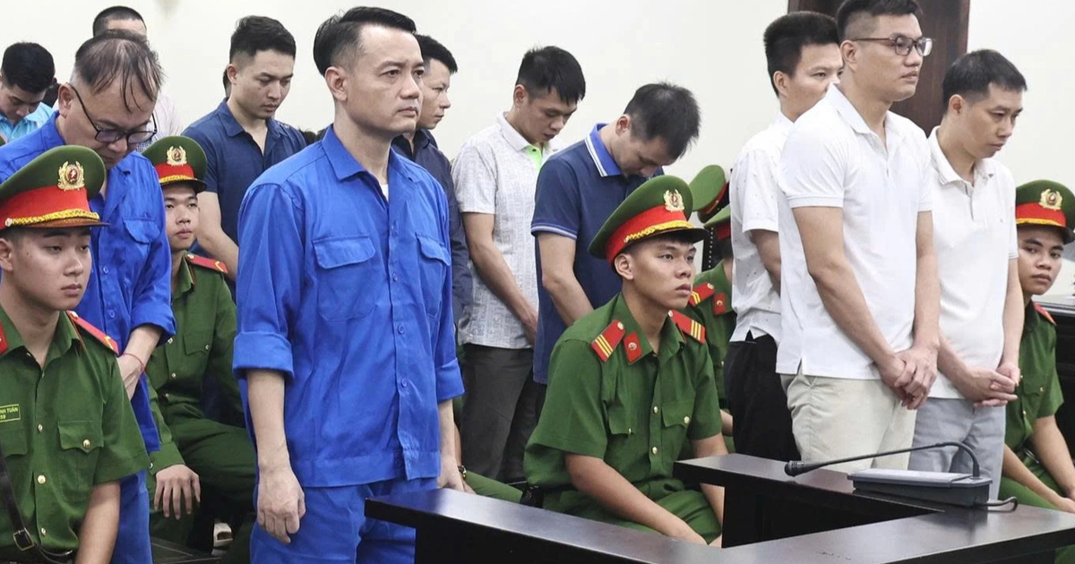 Cựu công an lãnh 12 năm tù vì lừa "chạy án" cho trùm sữa giả