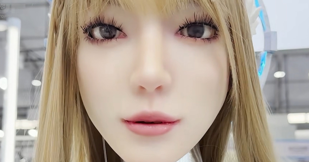 Robot hình người gây bất an khi có thể khóc