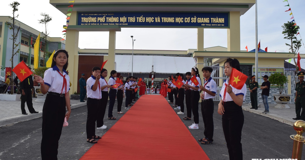 An Giang thiếu 1.300 gi&aacute;o vi&ecirc;n, 26.443 học sinh chưa c&oacute; đủ s&aacute;ch gi&aacute;o khoa