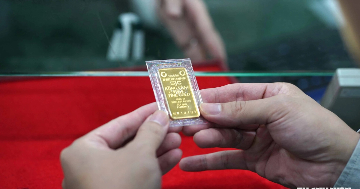 Giá vàng, USD, lãi suất cùng hạ