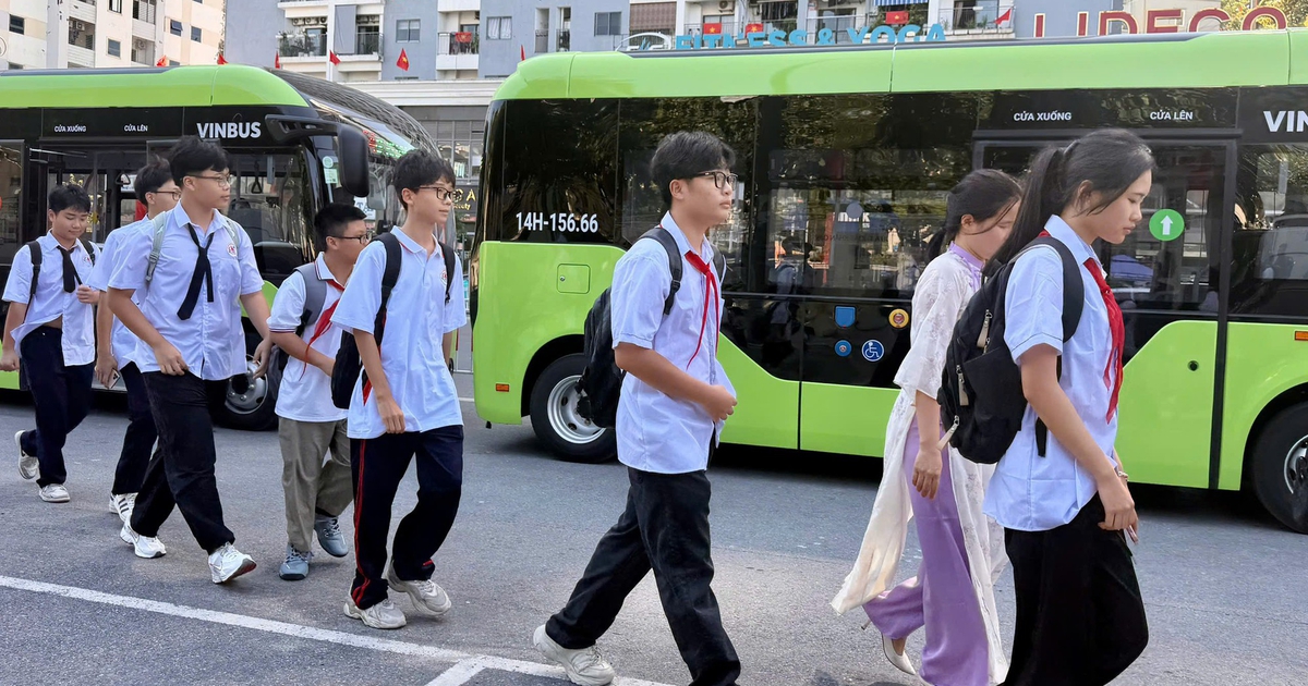 Quảng Ninh khai trương xe bu&yacute;t điện miễn ph&iacute; đưa đ&oacute;n học sinh