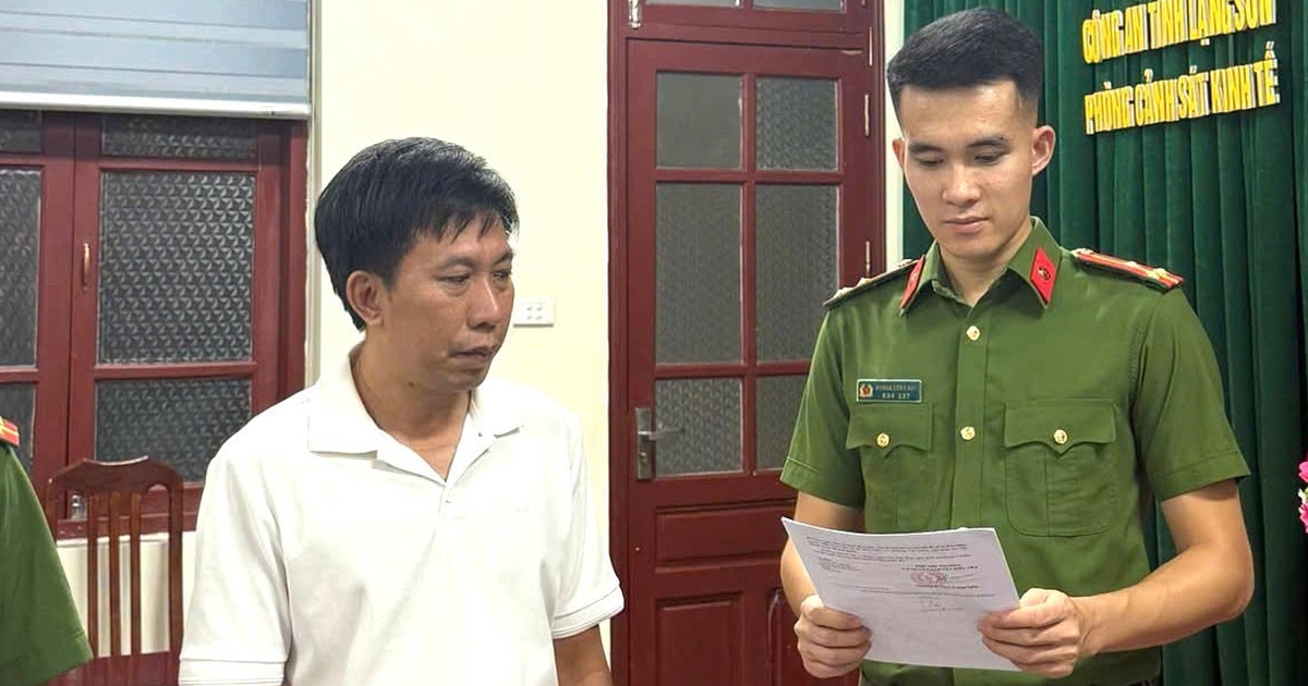 Khởi tố giám đốc vụ đổ trái phép 900 tấn chất thải