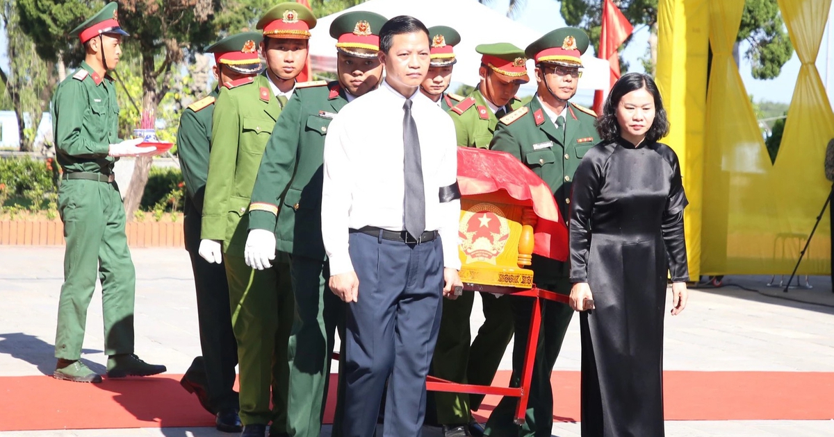 An táng 30 hài cốt liệt sĩ vừa tìm thấy ở Quảng Trị