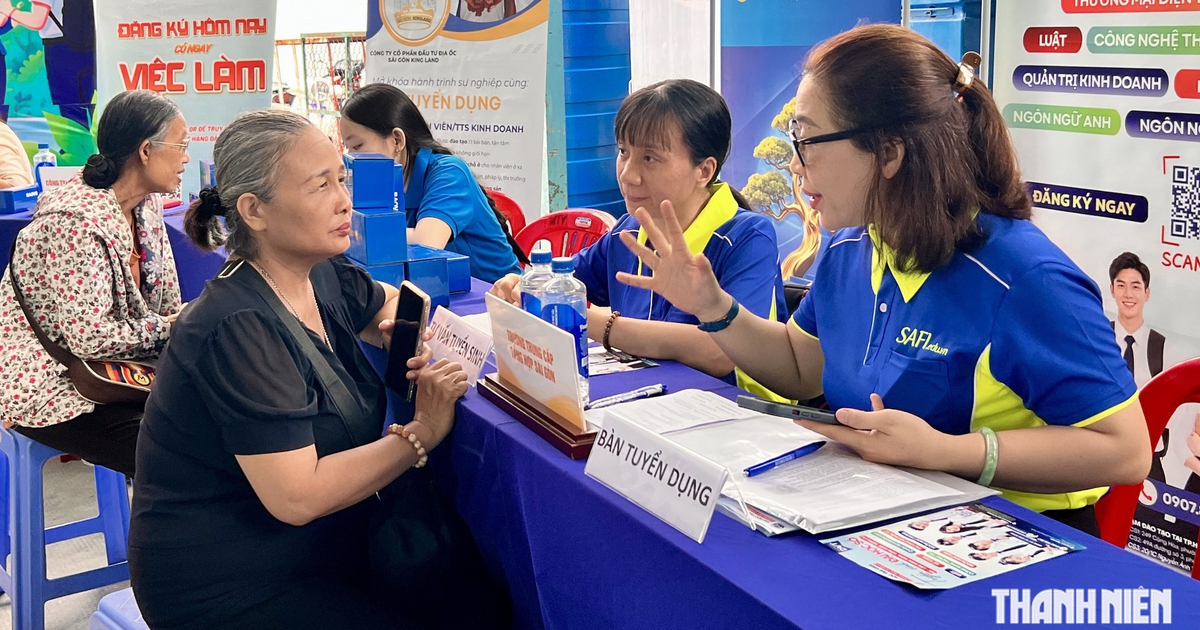 Ngành nào ở TP.HCM đang tuyển dụng nhiều, người lao động dễ tìm việc làm?