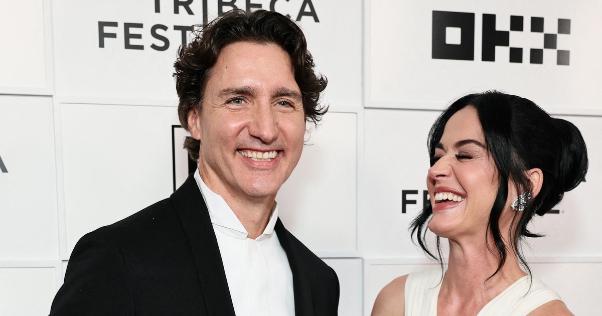 Katy Perry 'đang sống cuộc sống trọn vẹn' b&ecirc;n cựu Thủ tướng Canada