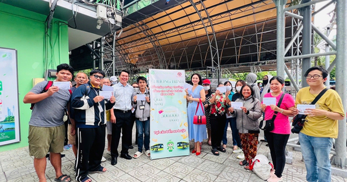 Xe buýt TP.HCM "truy tìm" hành khách may mắn trúng xe đạp mà chưa tới nhận