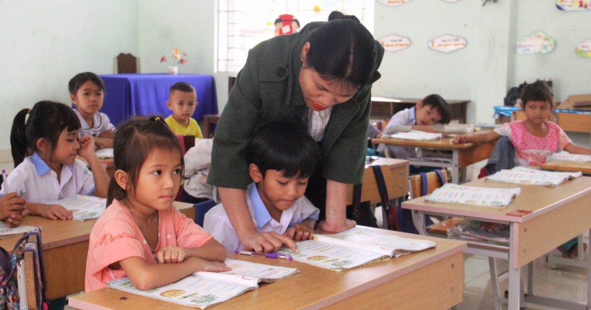 Học sinh v&ugrave;ng bi&ecirc;n Đ&agrave; Nẵng được hỗ trợ tiền ăn, đi lại, đồ d&ugrave;ng c&aacute; nh&acirc;n