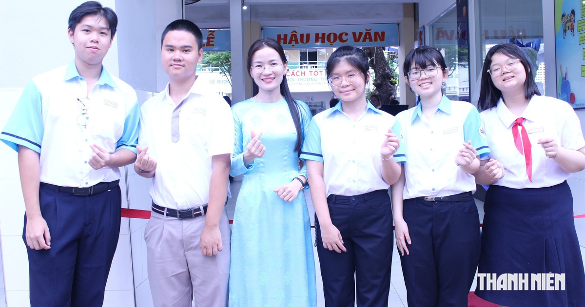 Ng&agrave;y trở về 'nh&agrave;' x&uacute;c động của học sinh Phổ th&ocirc;ng Năng khiếu, chuy&ecirc;n L&ecirc; Hồng Phong