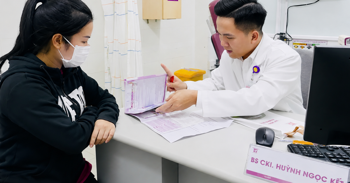 Sau sinh, cứ ho hoặc cười lớn lại són tiểu: Vì sao?