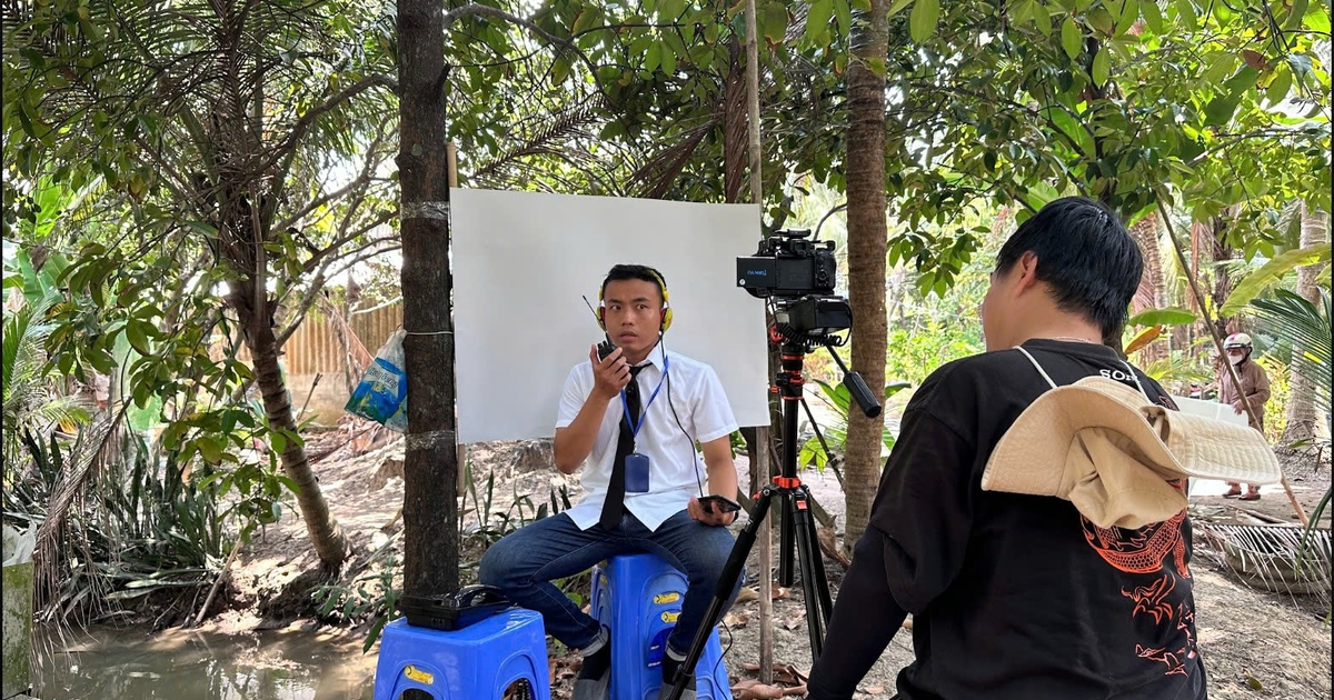 Cặp đ&ocirc;i trẻ 'h&oacute;a người t&iacute; hon' để kể chuyện thi&ecirc;n nhi&ecirc;n