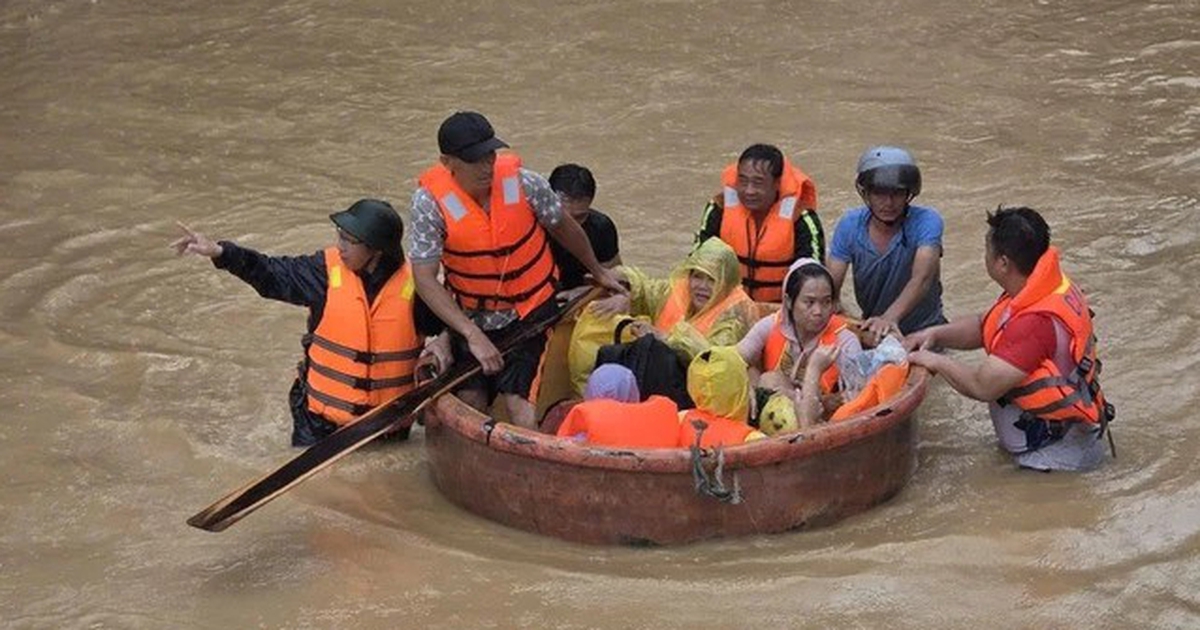 21 tỉnh thành, 5 bộ ứng phó hàng loạt hình thái thiên tai trong 10 ngày