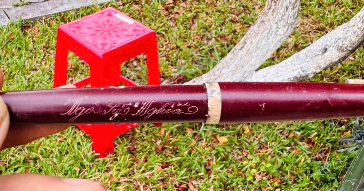 Phát hiện cây bút khắc tên "Ngô Sỹ Nghĩa" trong mộ liệt sĩ ở Quảng Ngãi