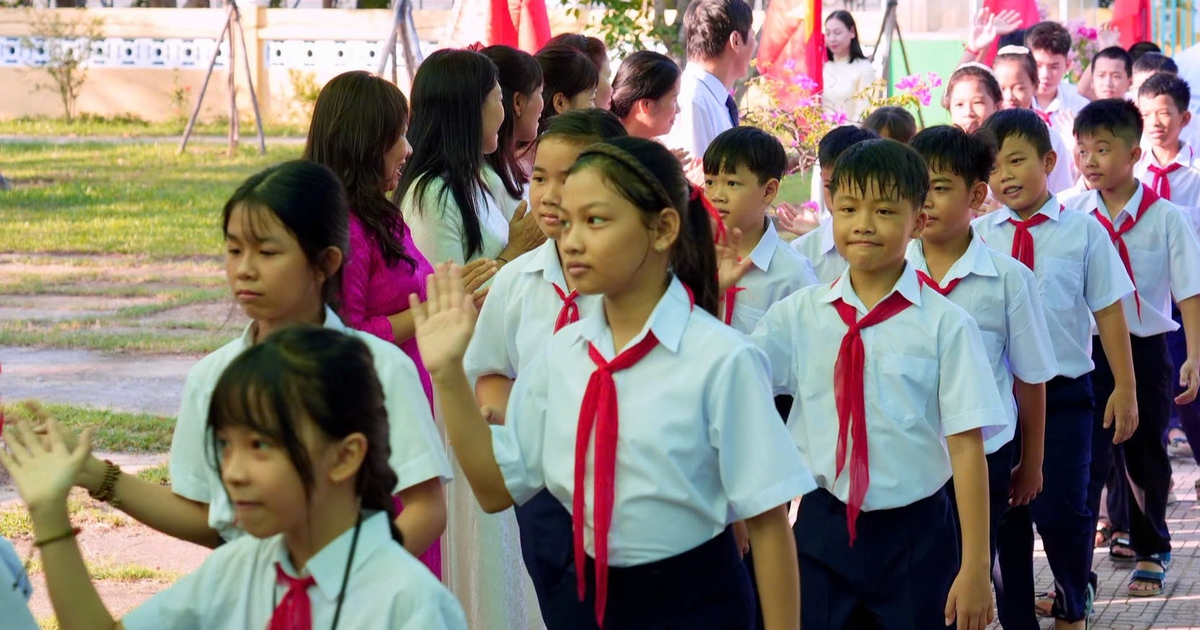 V&igrave; sao s&aacute;ch gi&aacute;o khoa miễn ph&iacute; cho học sinh Huế đến nay chưa c&oacute;?
