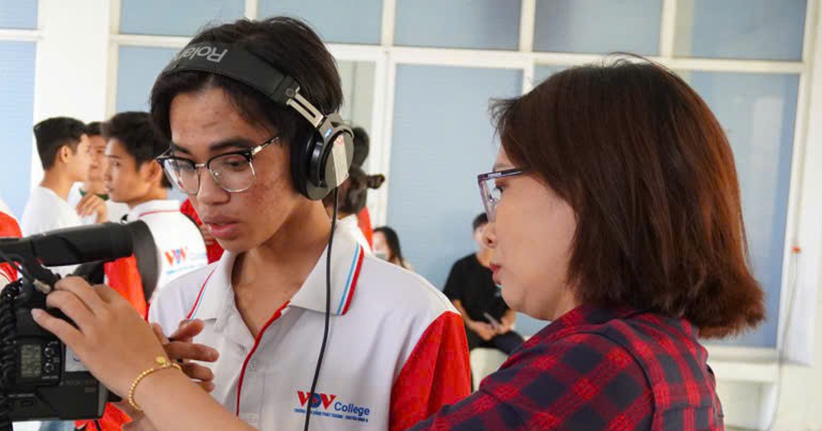 Khi livestream trở th&agrave;nh m&ocirc;n học