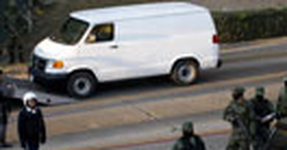 Mexico: Phát hiện 26 thi thể chất trong ba chiếc xe